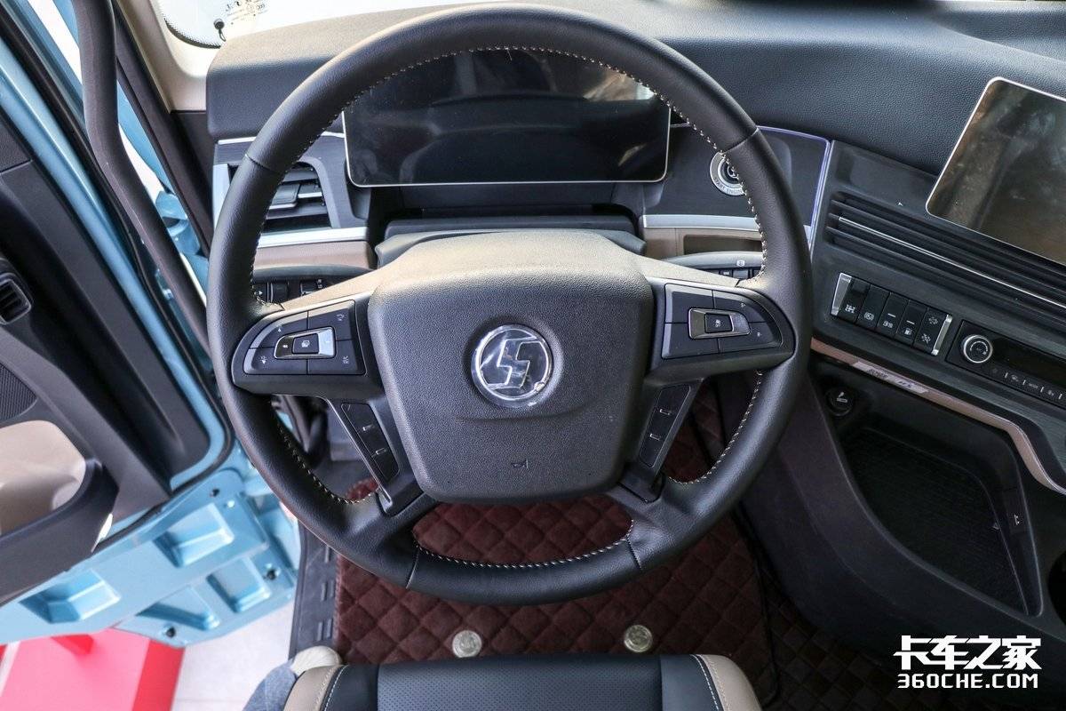 Big horsepower and black technology! Domestic flagship heavy truck inventory