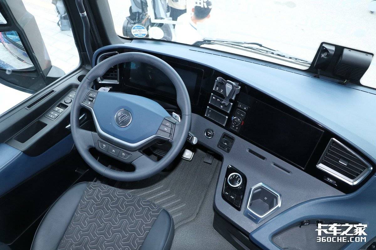 Big horsepower and black technology! Domestic flagship heavy truck inventory