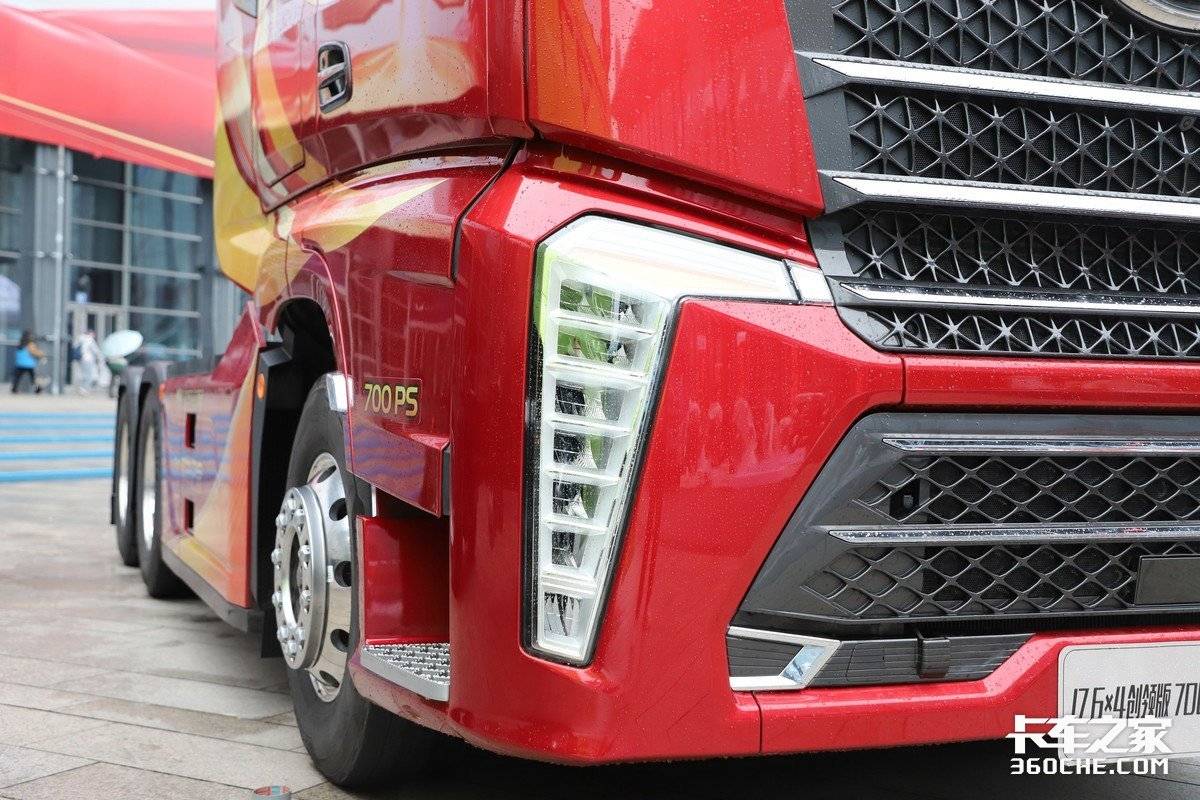 Big horsepower and black technology! Domestic flagship heavy truck inventory