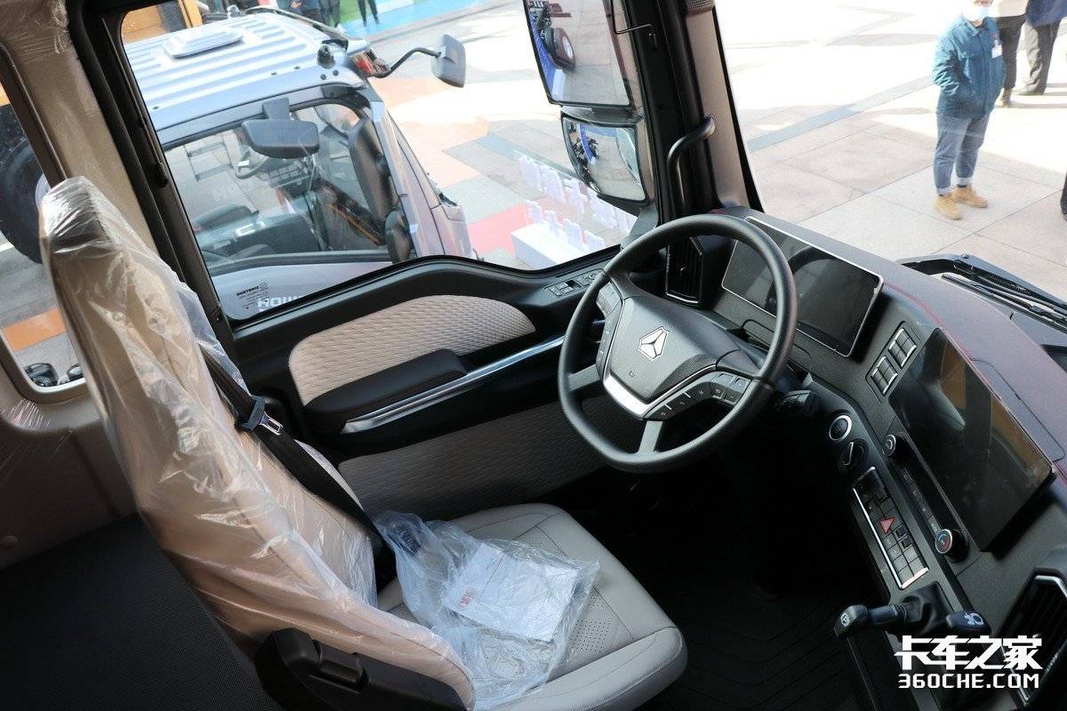 Big horsepower and black technology! Domestic flagship heavy truck inventory
