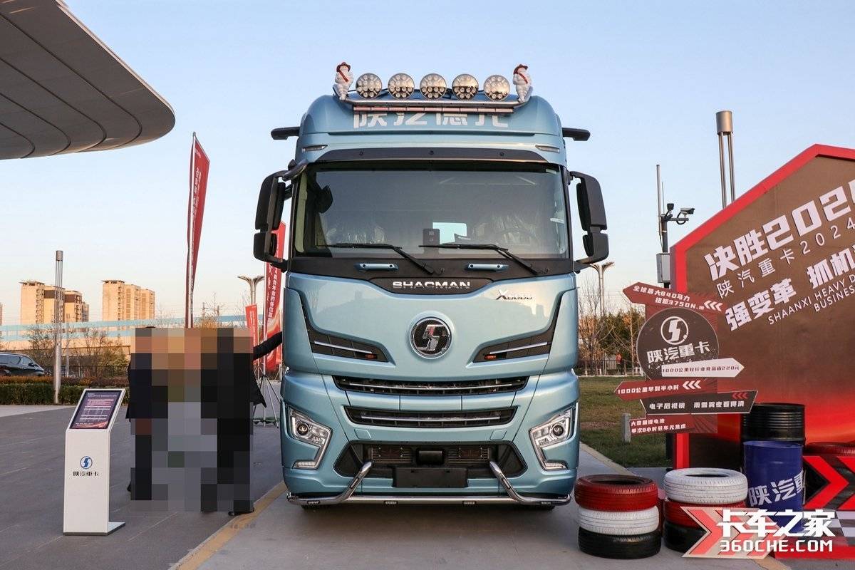 Big horsepower and black technology! Domestic flagship heavy truck inventory