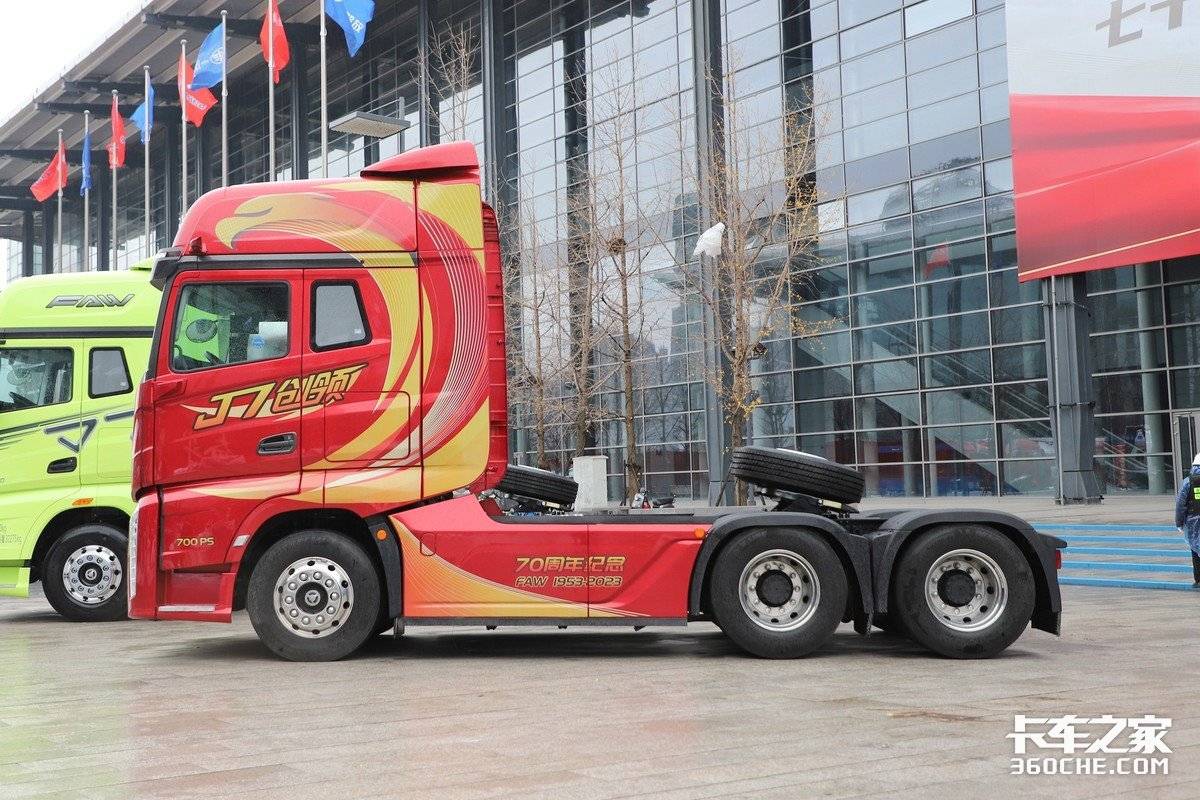 Big horsepower and black technology! Domestic flagship heavy truck inventory