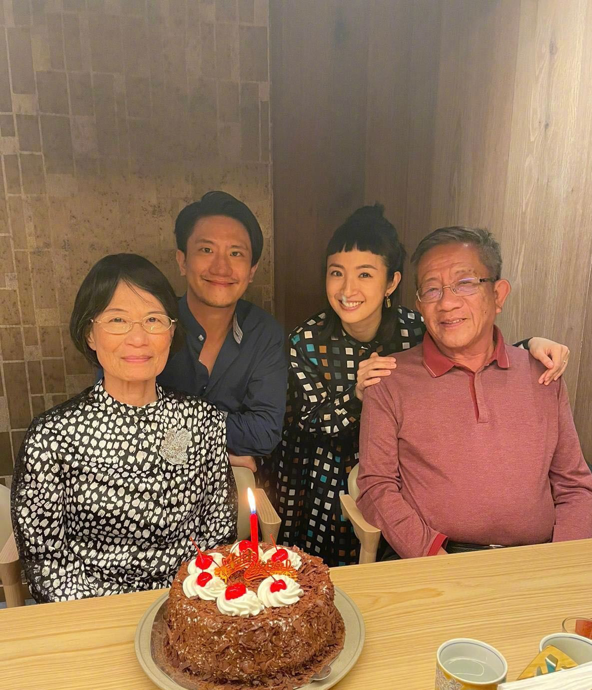 Ariel Lin solemnly clarified the "rich and powerful dispute": he didn't get up at seven o'clock to take care of his in-laws and didn't eat raw frogs for pregnancy.